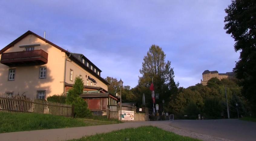 Landgasthof Neue Schaenke Königstein an der Elbe Buitenkant foto