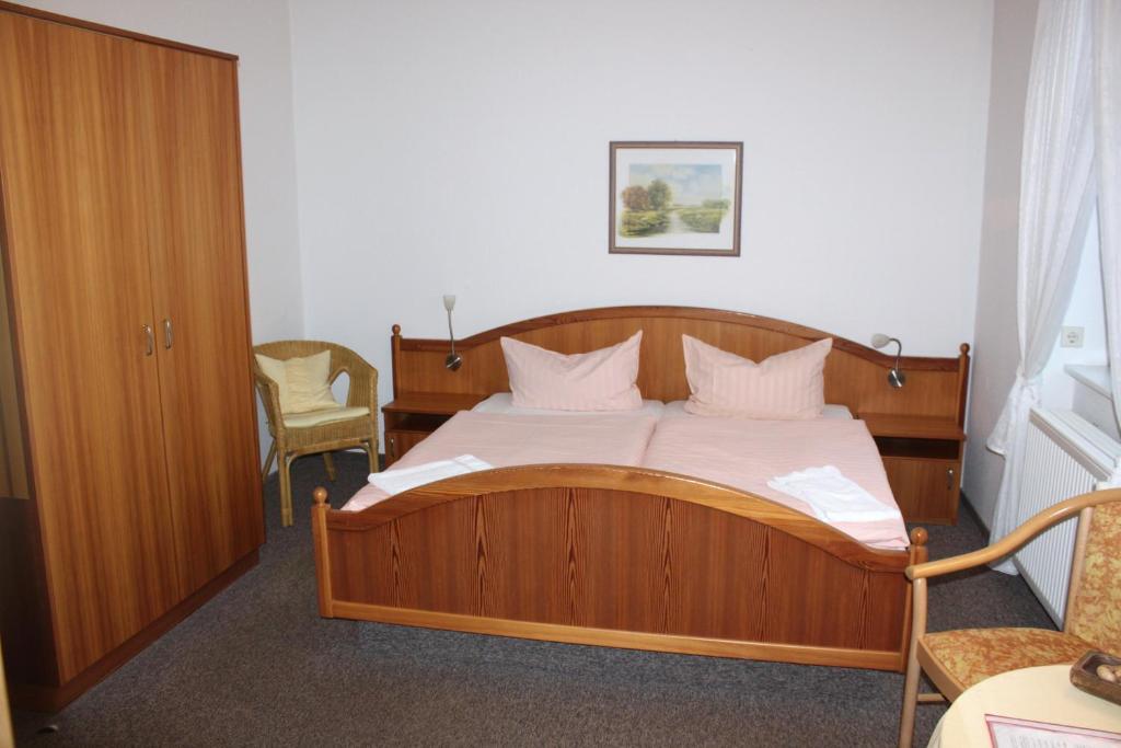 Landgasthof Neue Schaenke Königstein an der Elbe Kamer foto