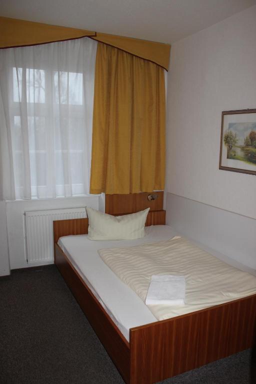 Landgasthof Neue Schaenke Königstein an der Elbe Kamer foto