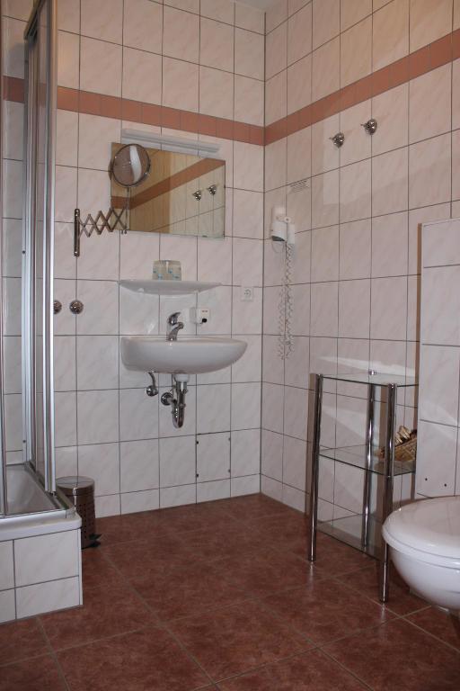 Landgasthof Neue Schaenke Königstein an der Elbe Kamer foto