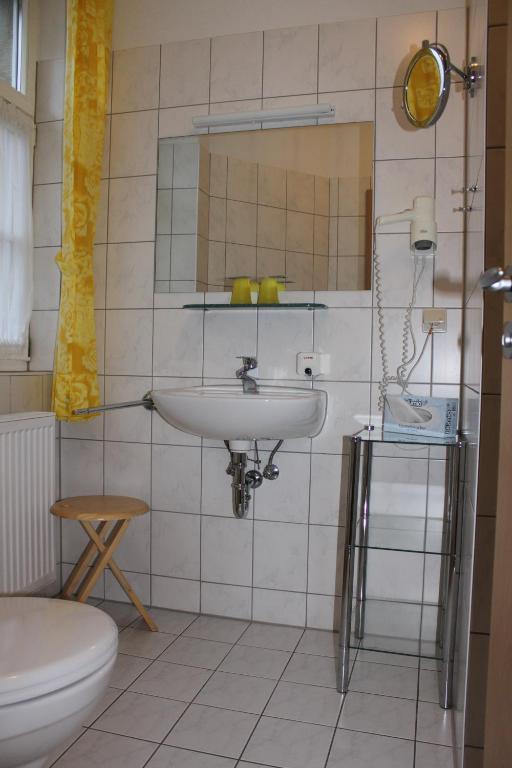 Landgasthof Neue Schaenke Königstein an der Elbe Kamer foto