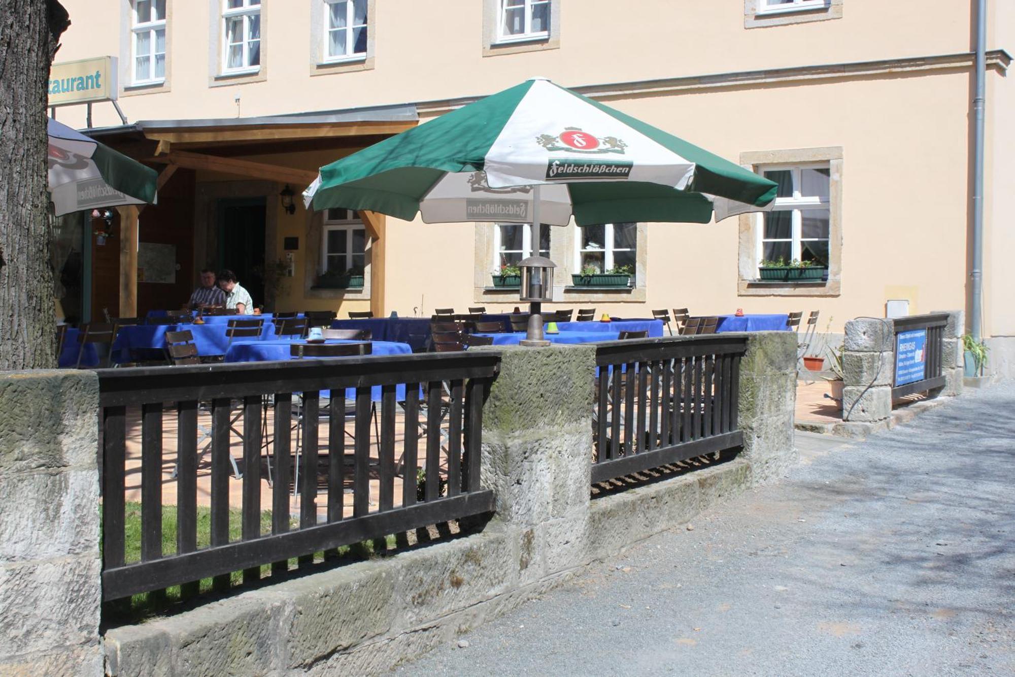 Landgasthof Neue Schaenke Königstein an der Elbe Buitenkant foto
